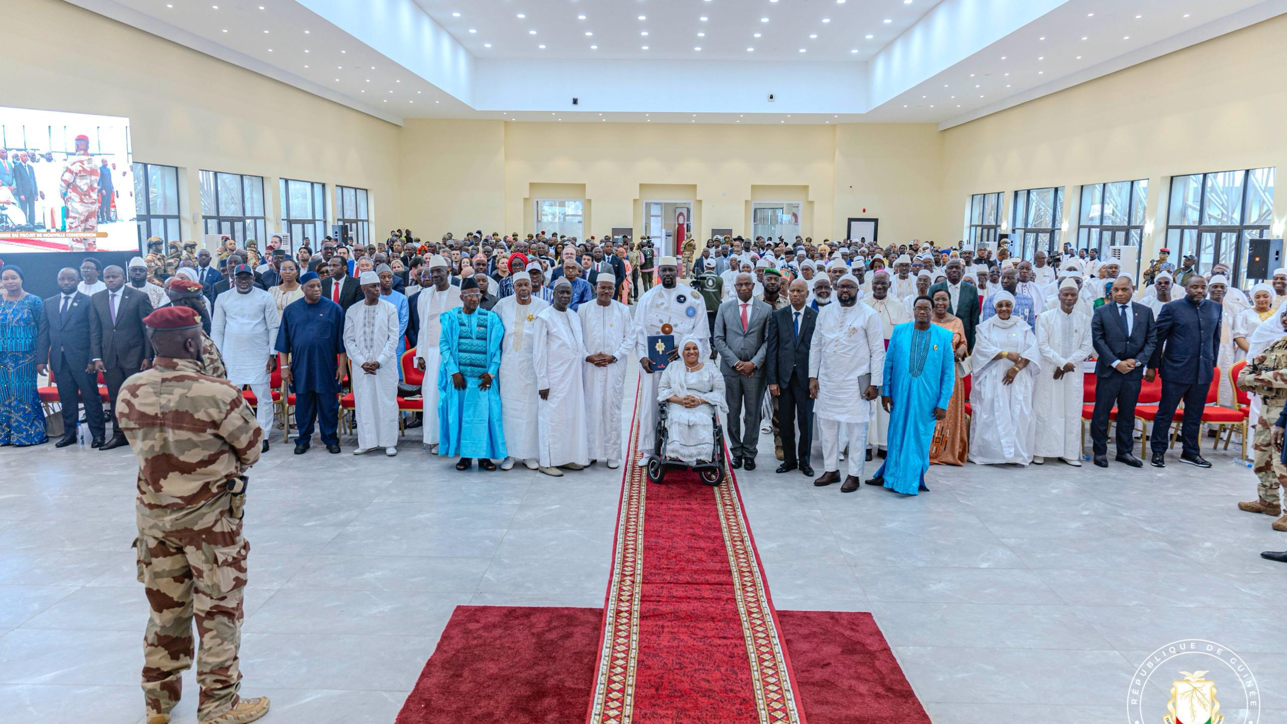 Palais Mohamed V : projet de Nouvelle Constitution remis au Président Doumbouya